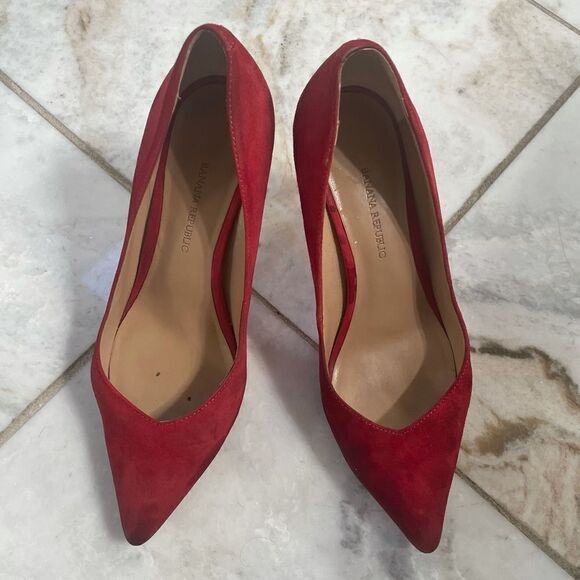 Red heels  - Picture 1 of 3